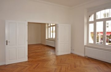 Stilvoll sanierte Altbauwohnung mit modernem Komfort…im Herzen von Schwabing!, 80802 München (Schwabing-Freimann), Erdgeschosswohnung