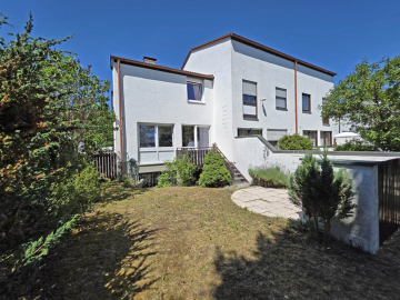 Gemütliches Familienidyll mit viel Licht und Privatsphäre in Splitlevel-Bauweise…., 82024 Taufkirchen, Reiheneckhaus