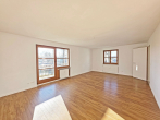 Gemütliche 3-Zimmerwohnung mit umlaufendem Süd-West-Balkon in Bahnhofsnähe.... - Helles Wohnzimmer mit Balkon