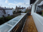 Ruhige Doppelhaushälfte mit überdachter Terrasse und eigenem Pool.... - Südbalkon im Obergeschoss