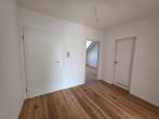 Charmante Dachgeschosswohnung in München - Flur