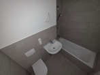 Charmante Dachgeschosswohnung in München - Modernes Badezimmer