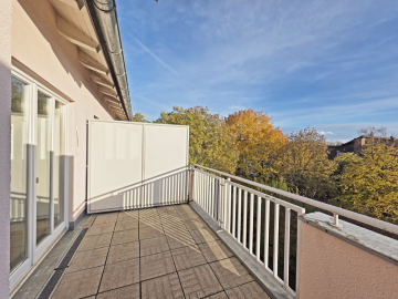 Charmanter Dachterrassentraum auf zwei Ebenen in Alt-Taufkirchen…., 82024 Taufkirchen, Maisonettewohnung