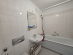 Charmante 2-Zimmer- Wohnung - Helles, weißes Badezimmer