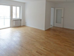 Mitten im Leben von Neuhausen...moderne 3-Zimmer-Wohnung - Wohnzimmer mit Westbalkon