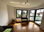 Gemütliche 3-Zimmerwohnung in S-Bahnhofnähe mit Süd-Balkon.... - Wohnzimmer mit Balkon