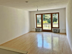Gemütliche Maisonette-Wohnung in Weissach - Helles Wohnzimmer mit Balkon