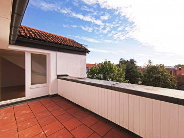 Traumhafte Dachterrassenwohnung ruhig und fußläufig zur S-Bahn…, 82008 Unterhaching, Dachgeschosswohnung