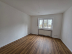 Familienfreundliche 3-Zimmer Erdgeschosswohnung in TOP-Lage Nähe S-Bahnhof - Helles Zimmer mit Fenster