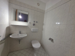 Familienfreundliche 3-Zimmer Erdgeschosswohnung in TOP-Lage Nähe S-Bahnhof - Gäste-WC
